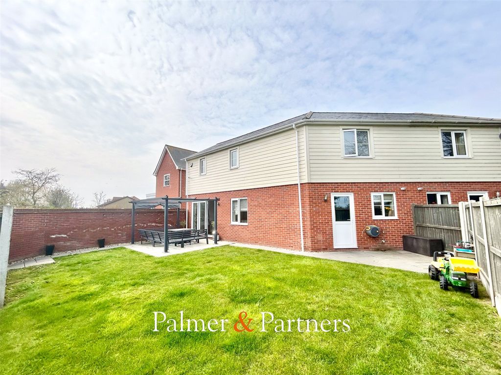 Property photo 3 of 28 Picture No. 29