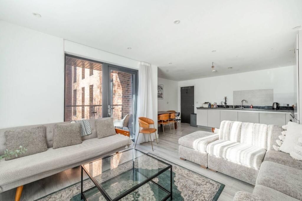 Property photo 3 of 13 Living Kitchen