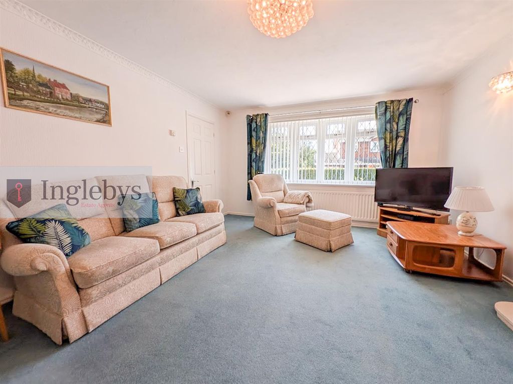 Property photo 3 of 38