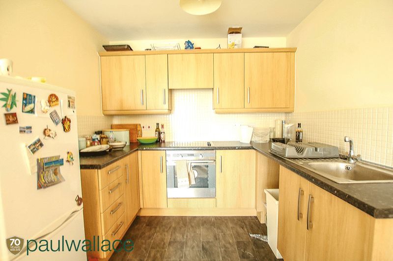 Property photo 3 of 6 Kitchen