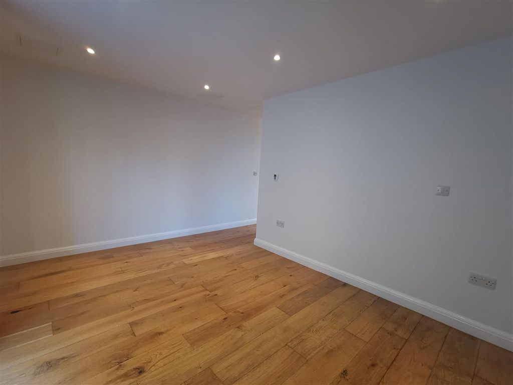 Property photo 2 of 3 Bedroom