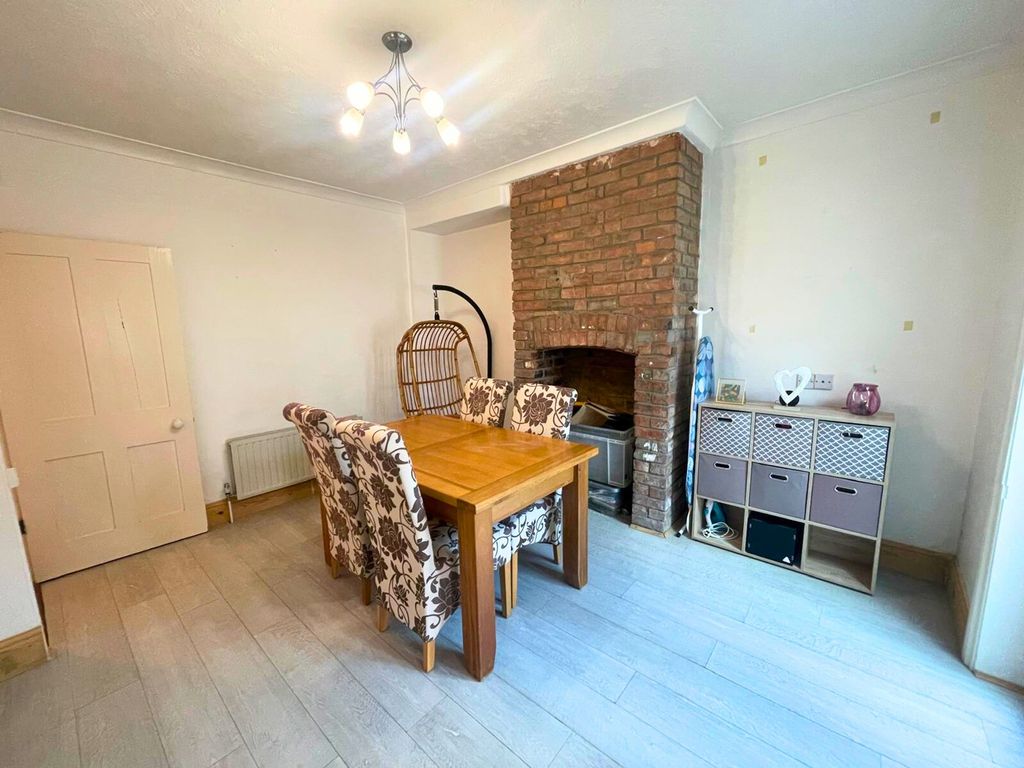 Property photo 2 of 19 Dining Area