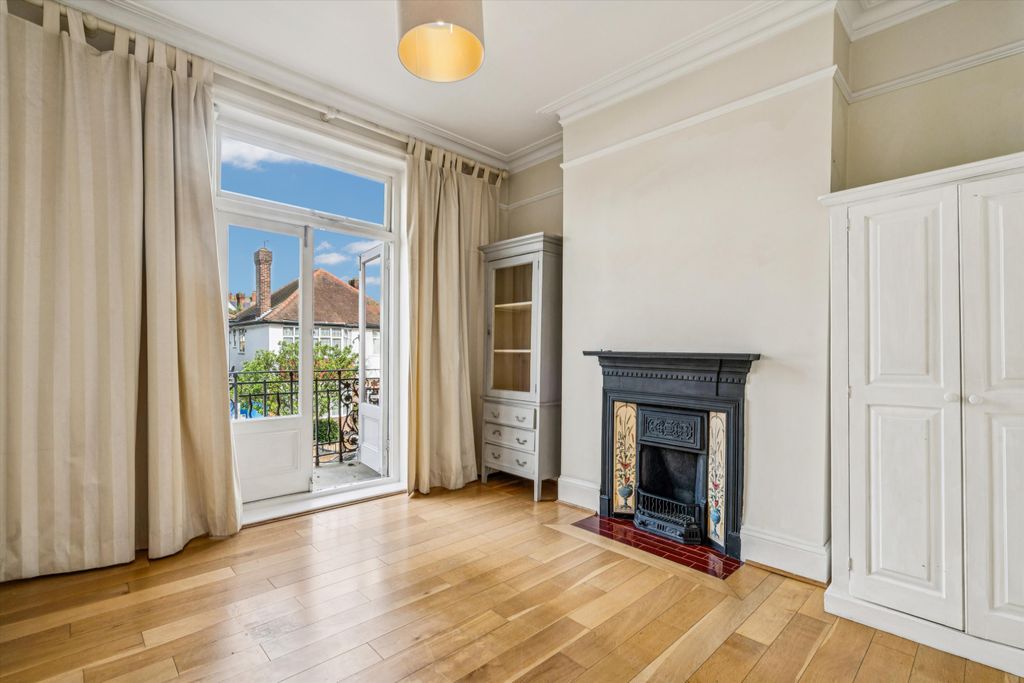 Property photo 3 of 16 Image