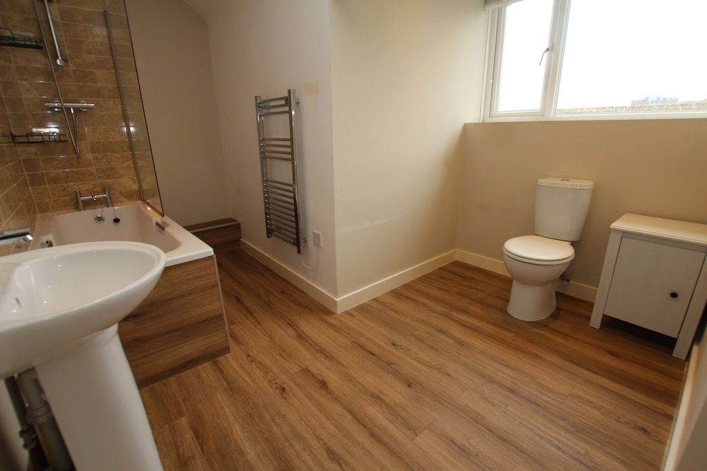 Property photo 3 of 3 Bathroom.Jpg