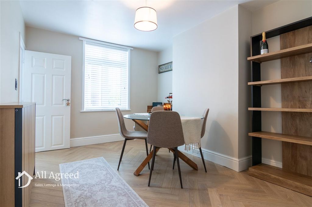 Property photo 2 of 19 Dining Room