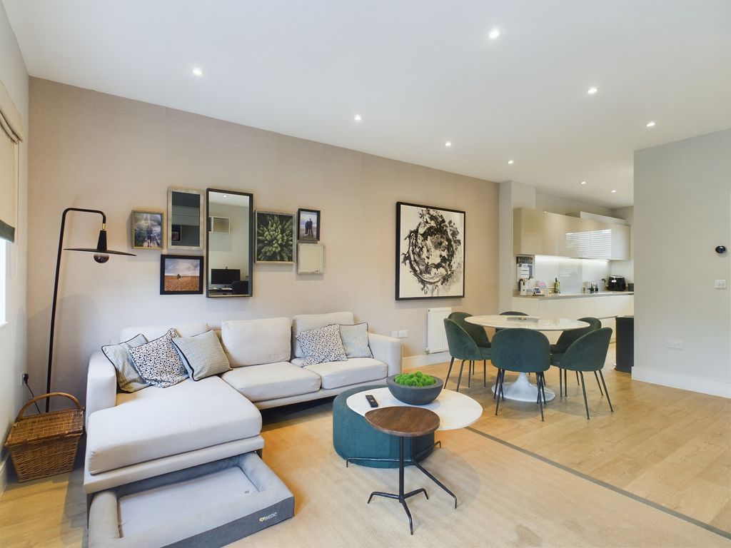 Property photo 3 of 31