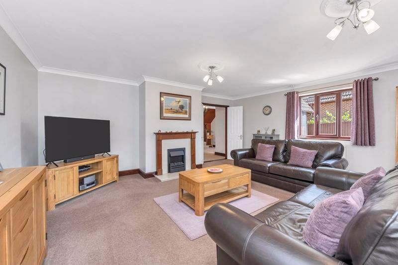 Property photo 2 of 14 Sitting Room