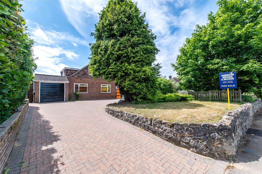 Property photo 1 of 19 External