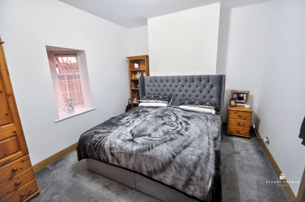 Property photo 2 of 26