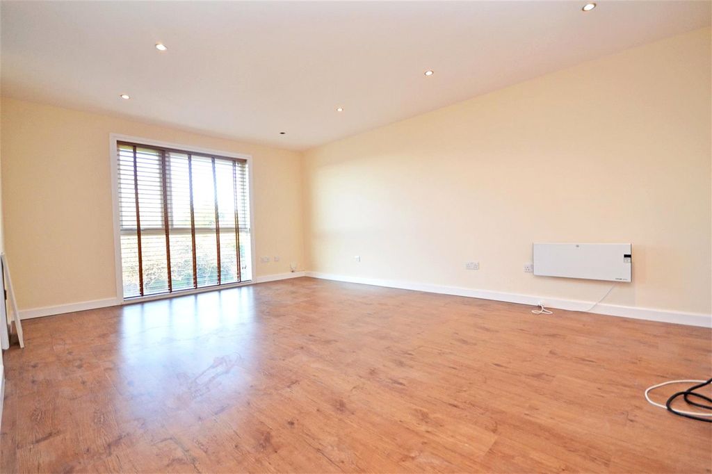Property photo 3 of 7 Picture No. 02