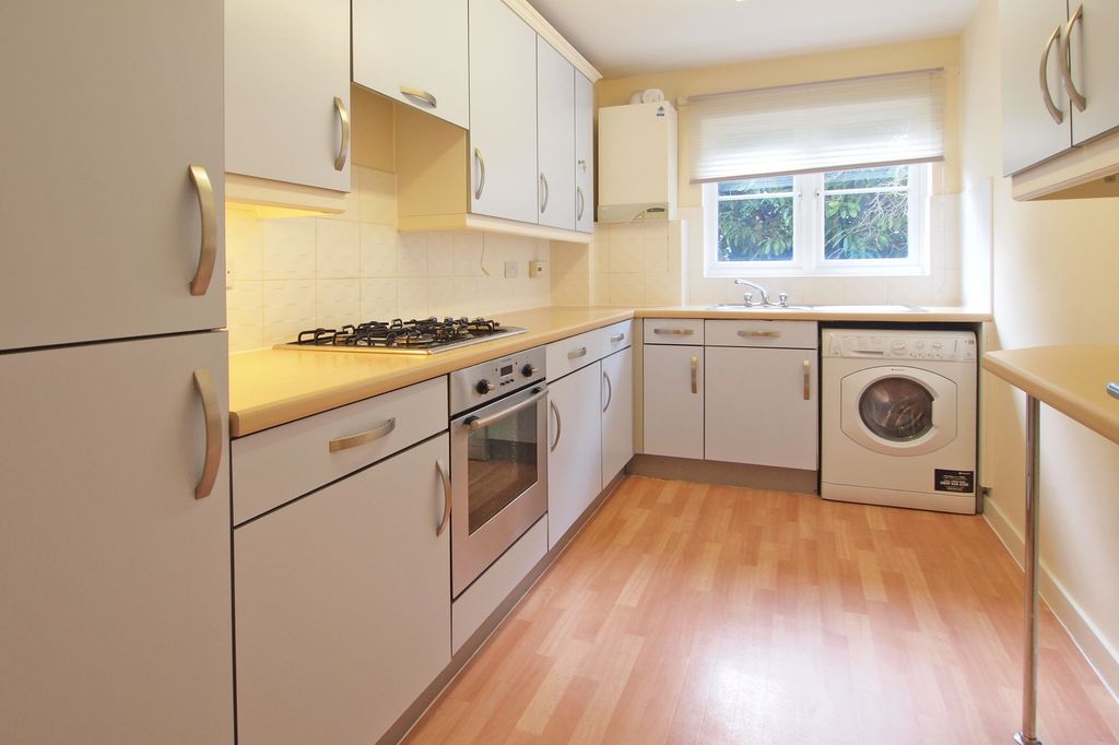 Property photo 3 of 6