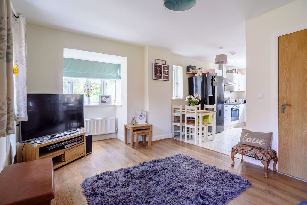 Property photo 3 of 12