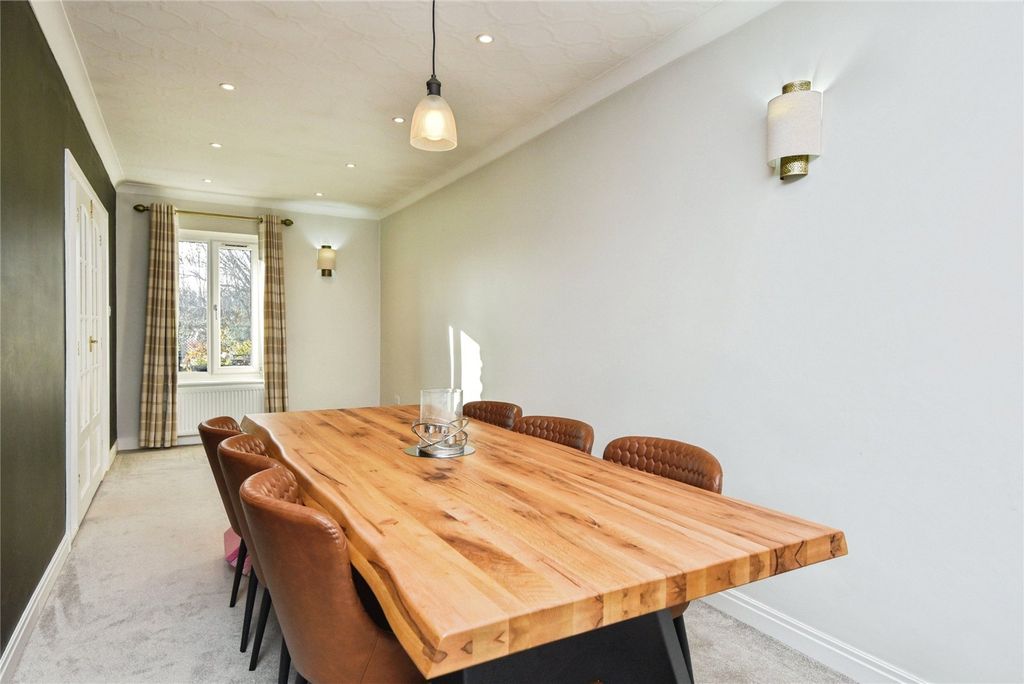 Property photo 3 of 24 Dining Room