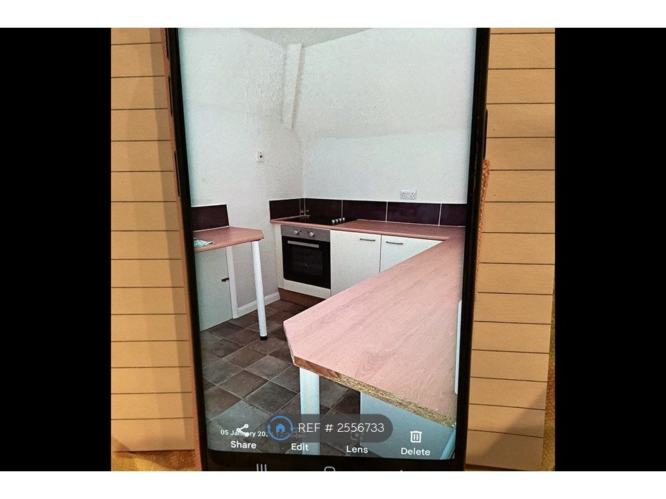 Property photo 2 of 5 Kitchen