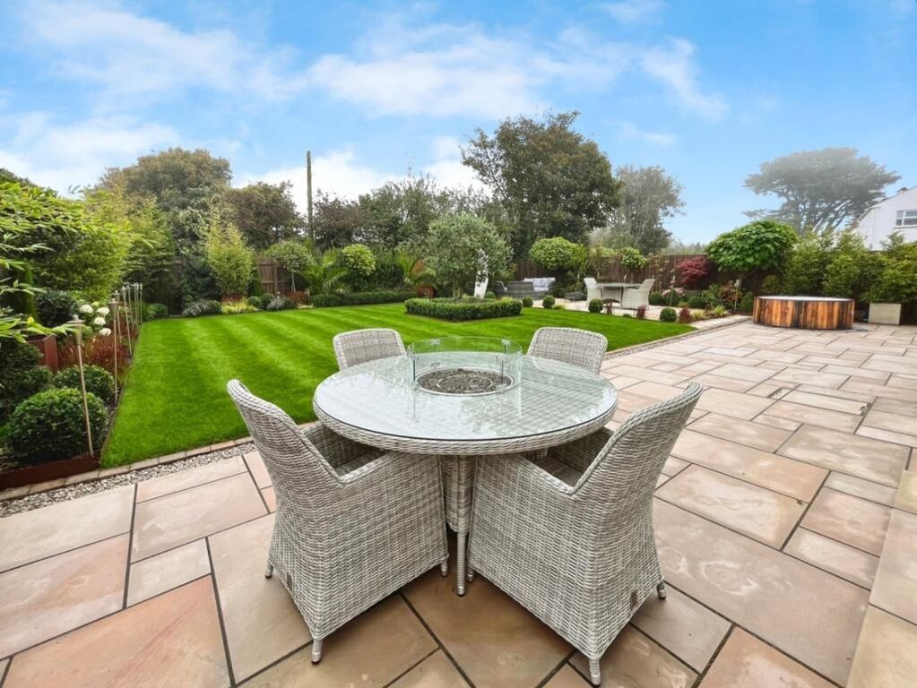 Property photo 3 of 24 5520222