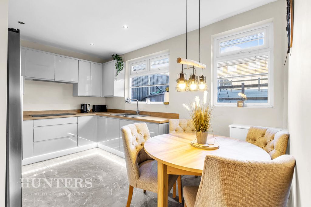 Property photo 2 of 23 Kitchen