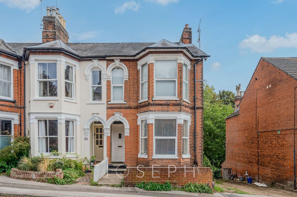 Property photo 1 of 7
