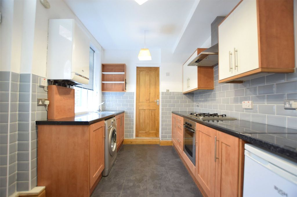 Property photo 1 of 8 Kitchen