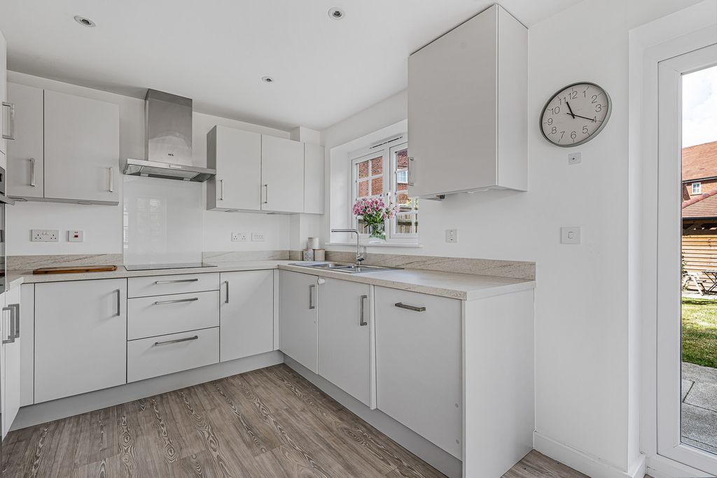 Property photo 3 of 23