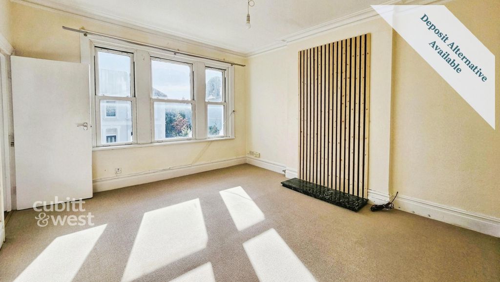 Property photo 3 of 11 Flat 3 31 Christc...