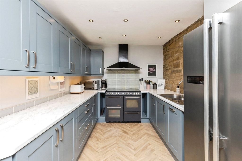 Property photo 3 of 28 Picture No. 29