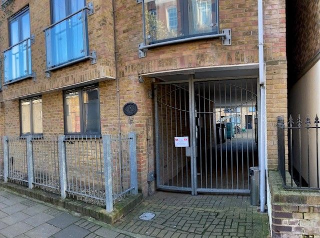 Property photo 2 of 23