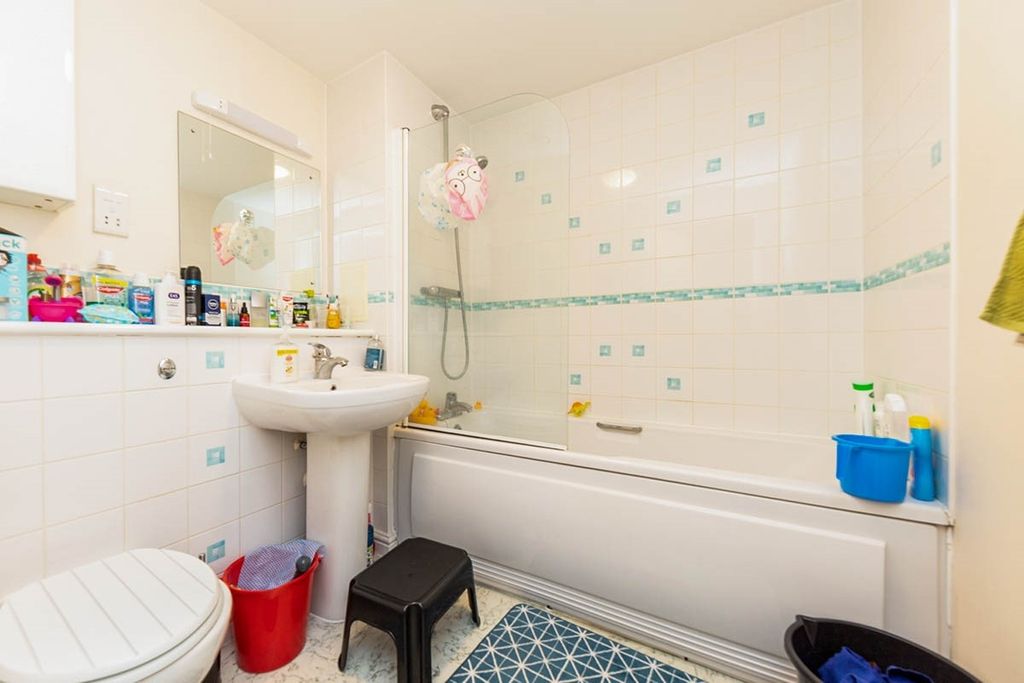 Property photo 2 of 9 Description