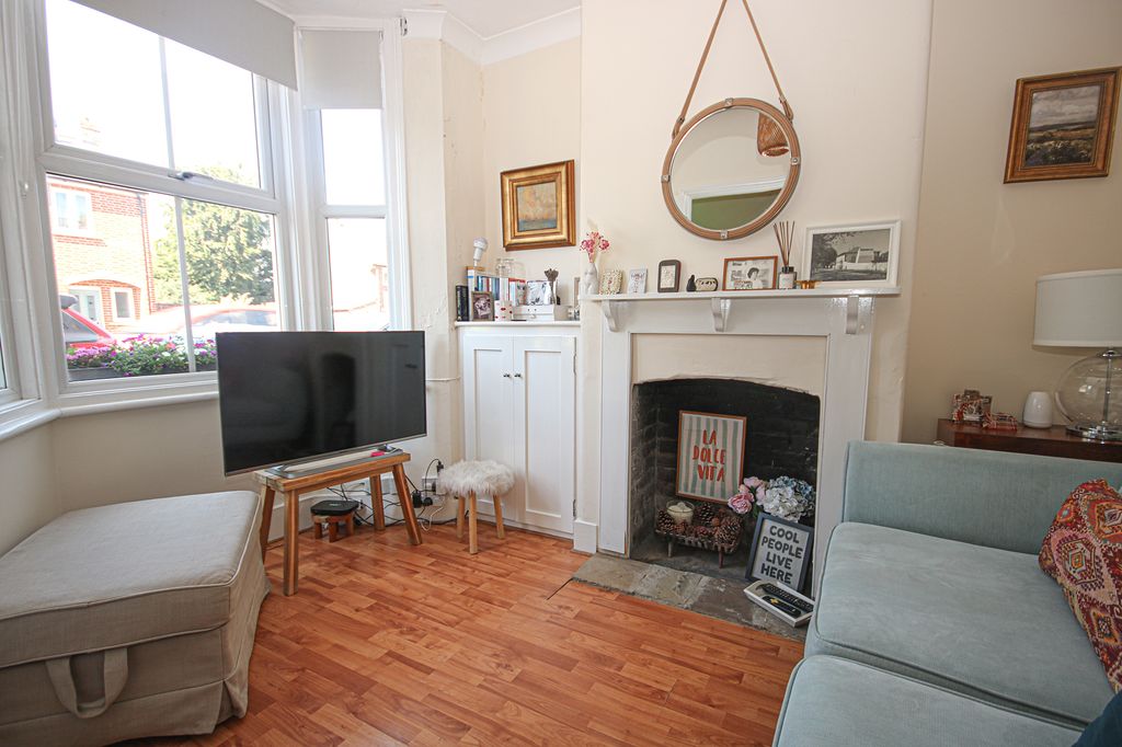 Property photo 2 of 11