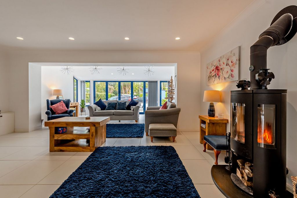 Property photo 2 of 47