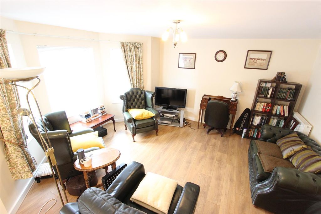 Property photo 3 of 12 Img_4324.Jpg