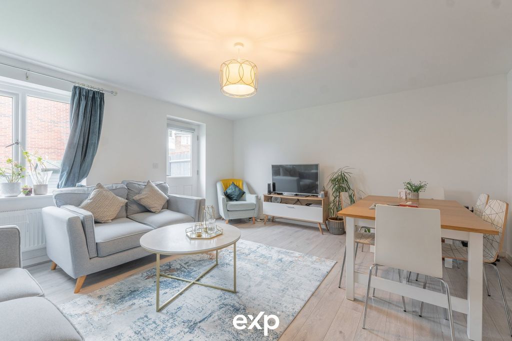 Property photo 3 of 16