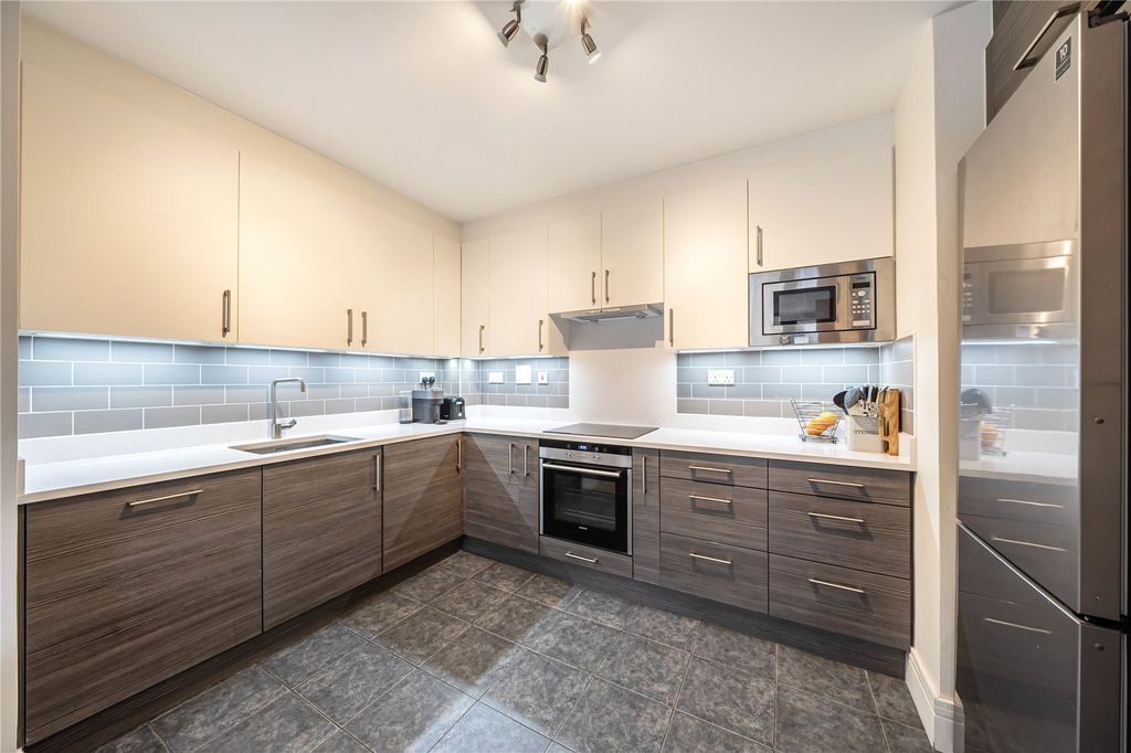 Property photo 2 of 14 Reception/Kitchen