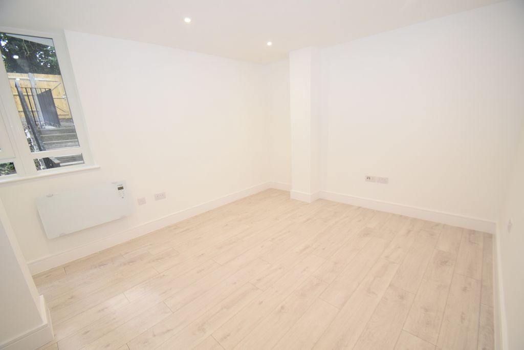 Property photo 3 of 7 Picture No. 05