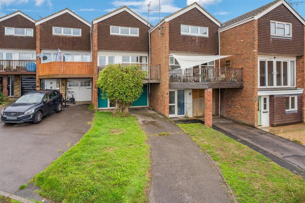 Property photo 1 of 15 Bideford Green