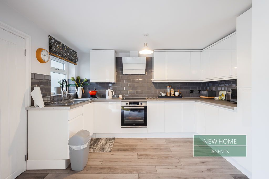 Property photo 3 of 28 Photo 20