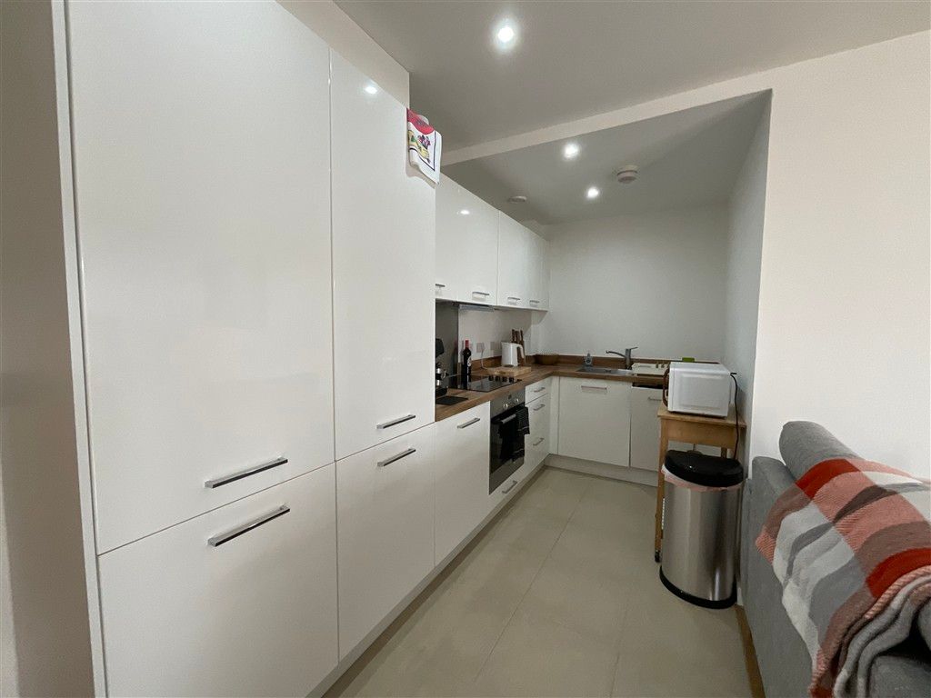 Property photo 3 of 6 Kitchen