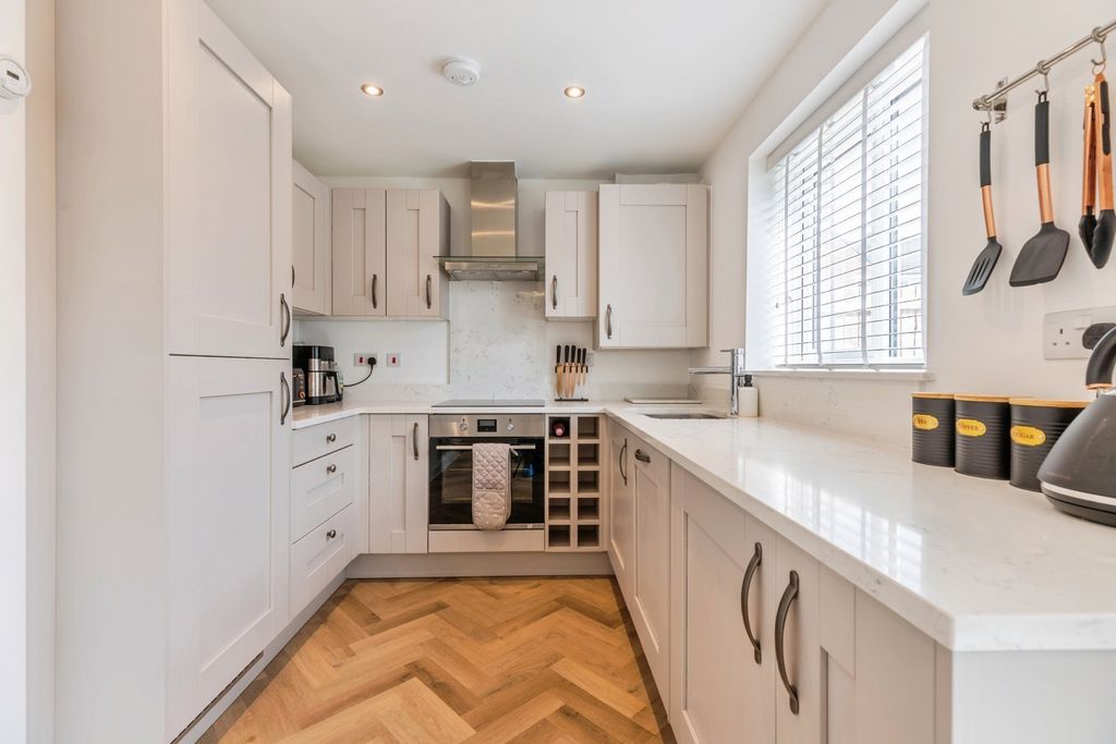 Property photo 3 of 17 Pbox-Img.Jpg