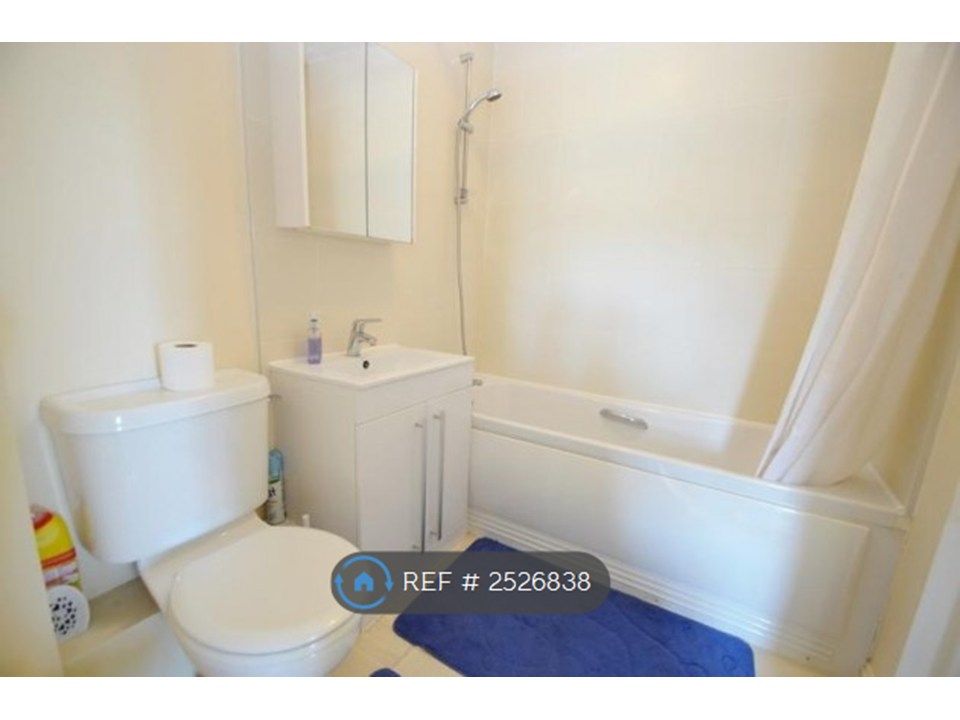 Property photo 2 of 8 Toilet And Shower