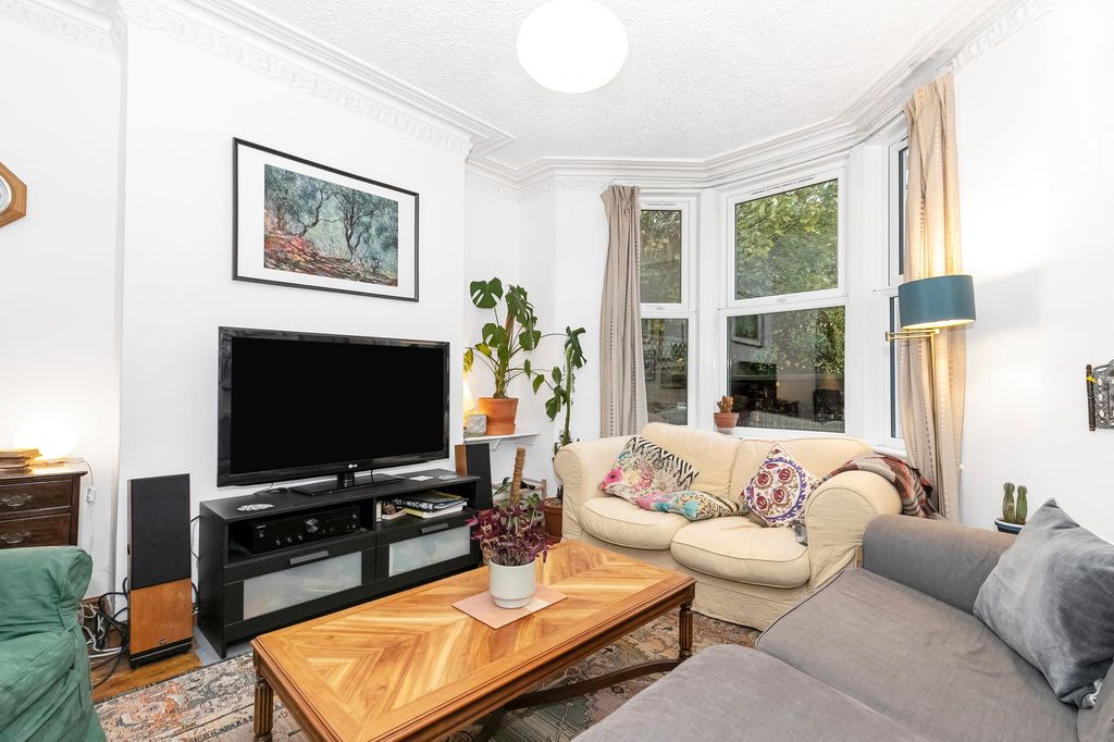 Property photo 3 of 24