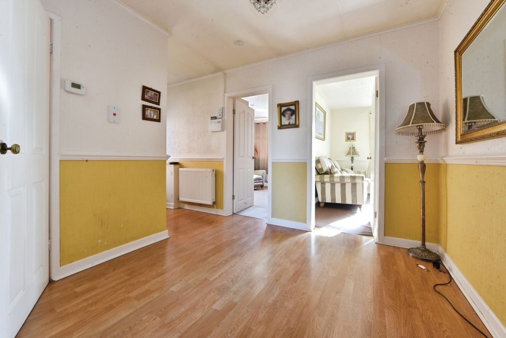 Property photo 2 of 12 Photo