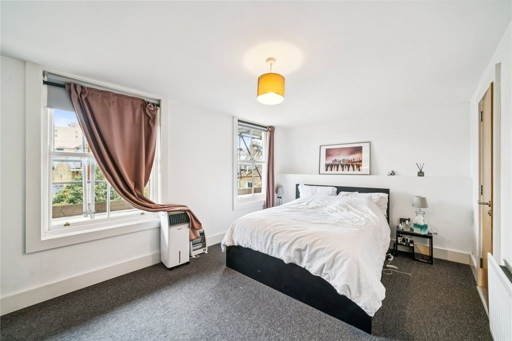 Property photo 3 of 8 Picture No. 04