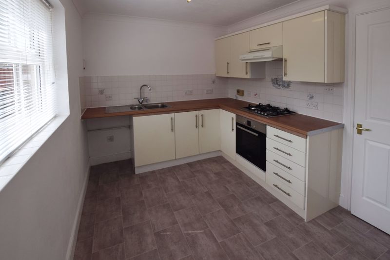 Property photo 3 of 13 Kitchen
