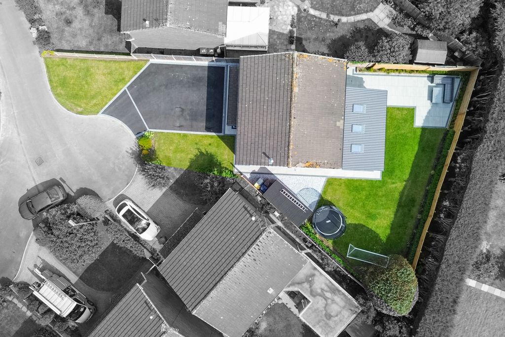 Property photo 1 of 30