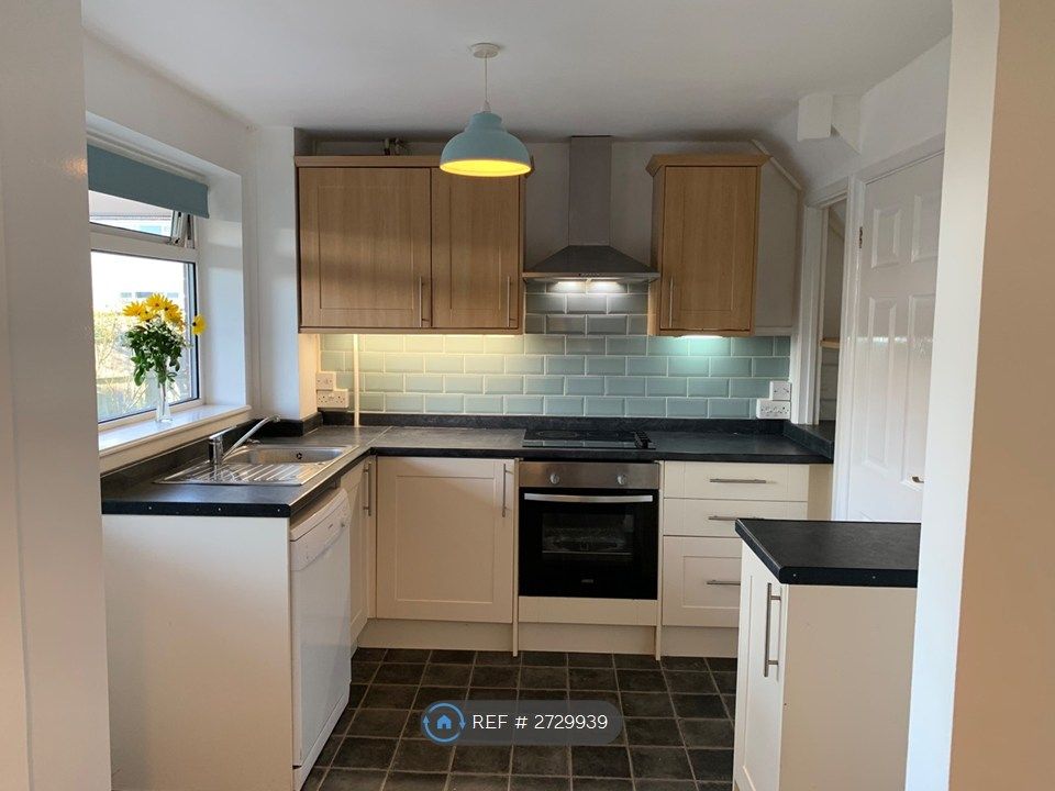 Property photo 3 of 13 Kitchen