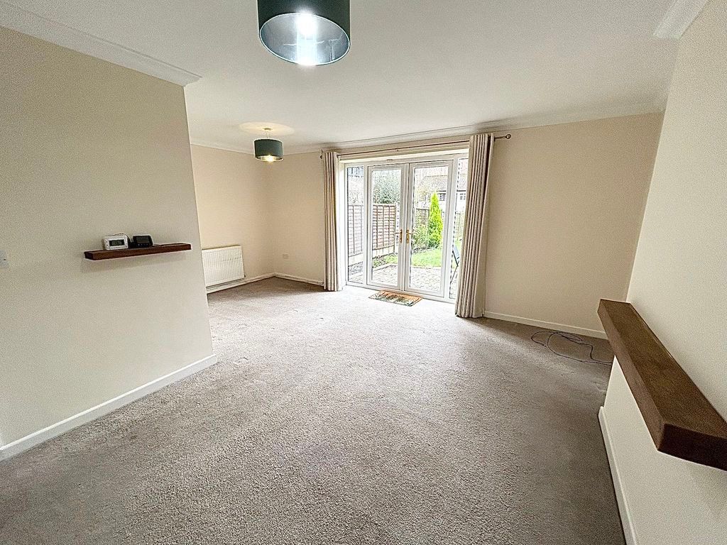 Property photo 1 of 11 Photo 3