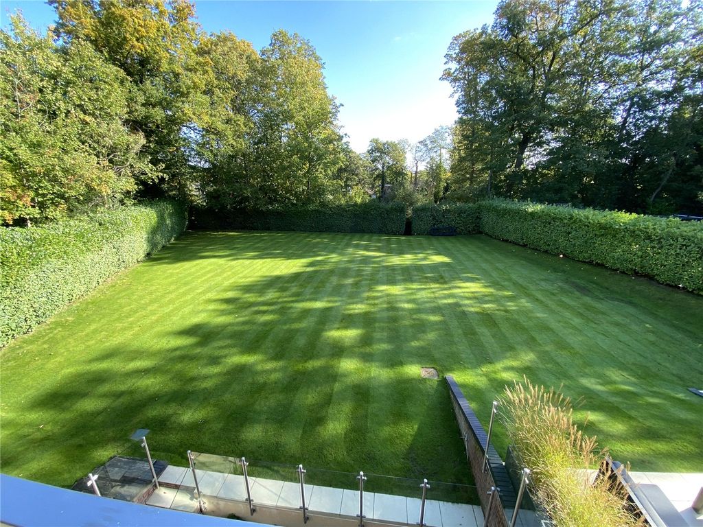 Property photo 2 of 28 Picture No. 44