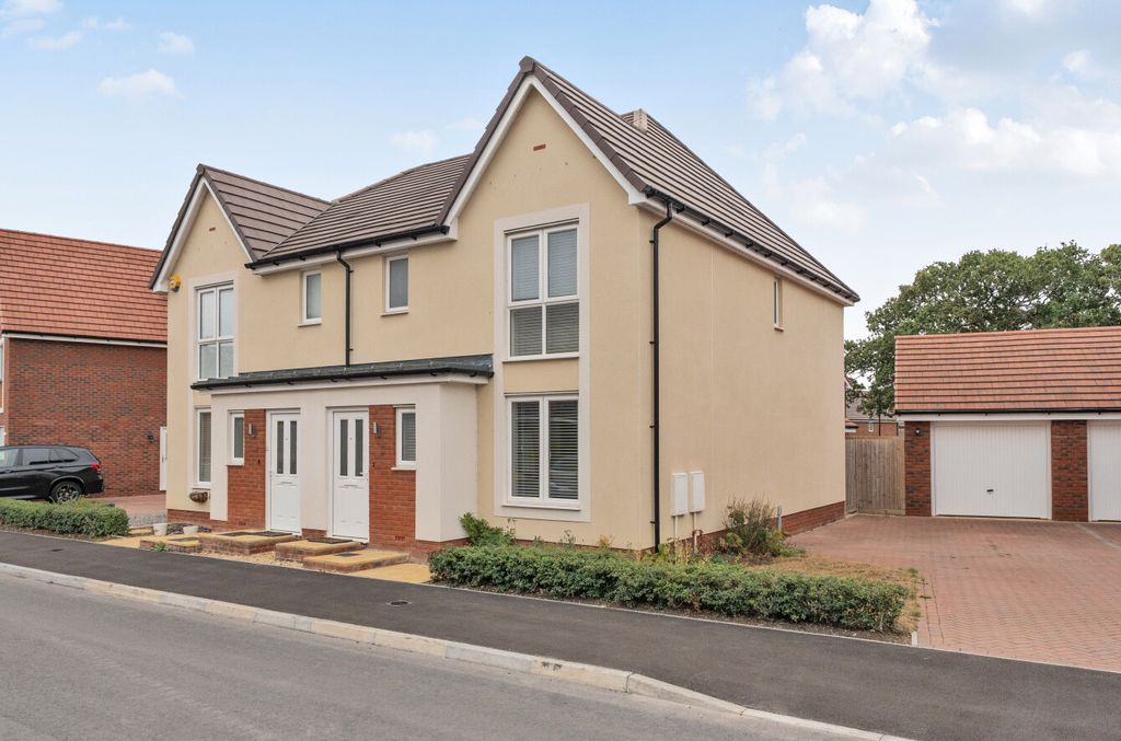 Property photo 1 of 13 15158851