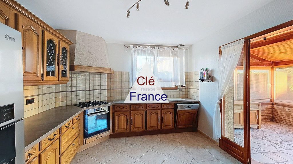 Property photo 3 of 25