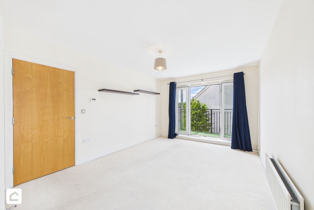 Property photo 3 of 15 Cam04257G0-Pr0202-Still003