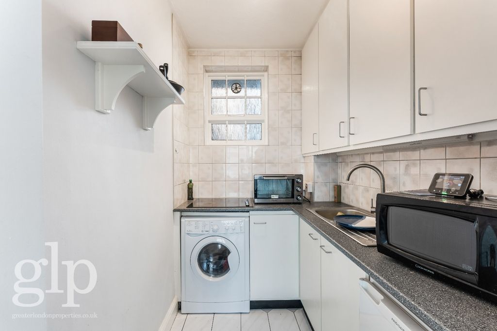 Property photo 3 of 10 2393434